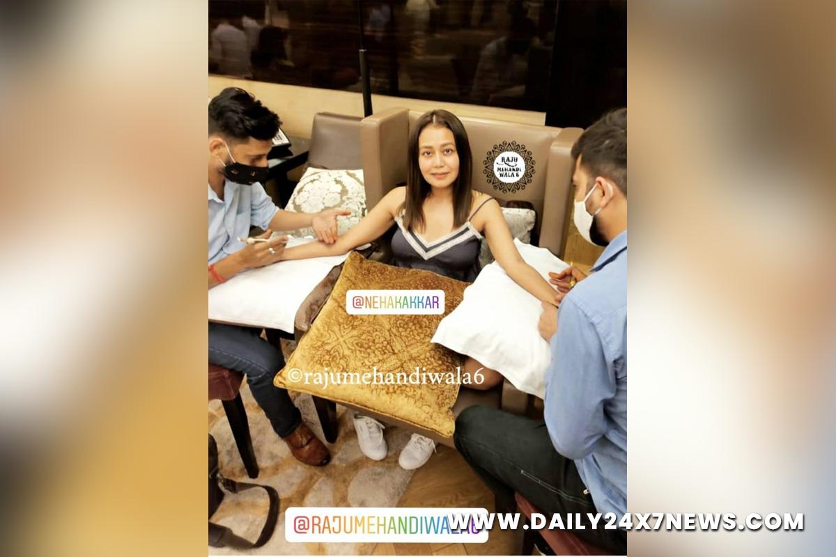 Neha Kakkar and Rohanpreet's mehndi pictures go viral - Daily 24x7 News
