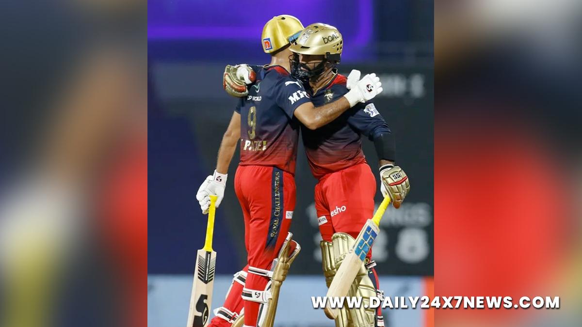 Sports News, Cricket, Cricketer, Player, Bowler, Batsman, Indian Premier League, IPL, IPL 2022, #IPL2022, Faf du Plessis, Dinesh Karthik, MS Dhoni
