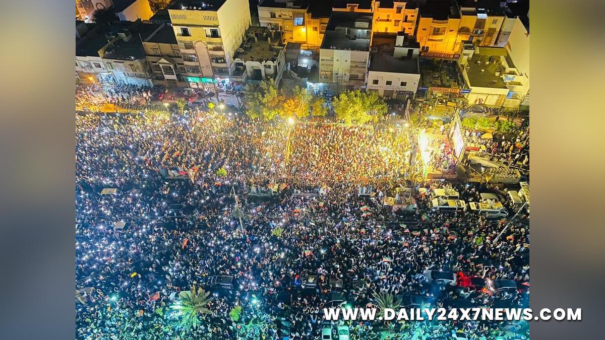 Trending Topics, Imran Khan, Islamabad, Pakistan, Prime Minister of Pakistan, No Confidence Motion, Massive protest