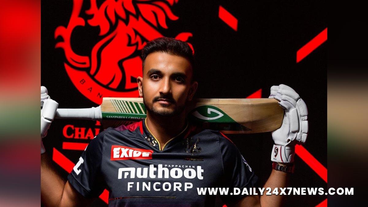 Sports News, Cricket, Cricketer, Player, Bowler, Batsman, Indian Premier League, IPL, IPL 2022, #IPL2022, Royal Challengers Bangalore, Harshal Patel, Zaheer Khan