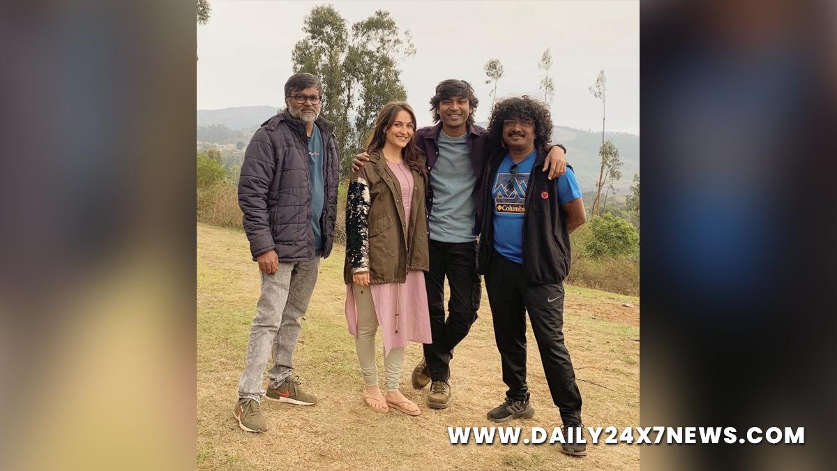 Tollywood, Entertainment, Actor, Actress, Cinema, Movie, Telugu Films, Elli Avrram, Dhanush, Naane Varuven