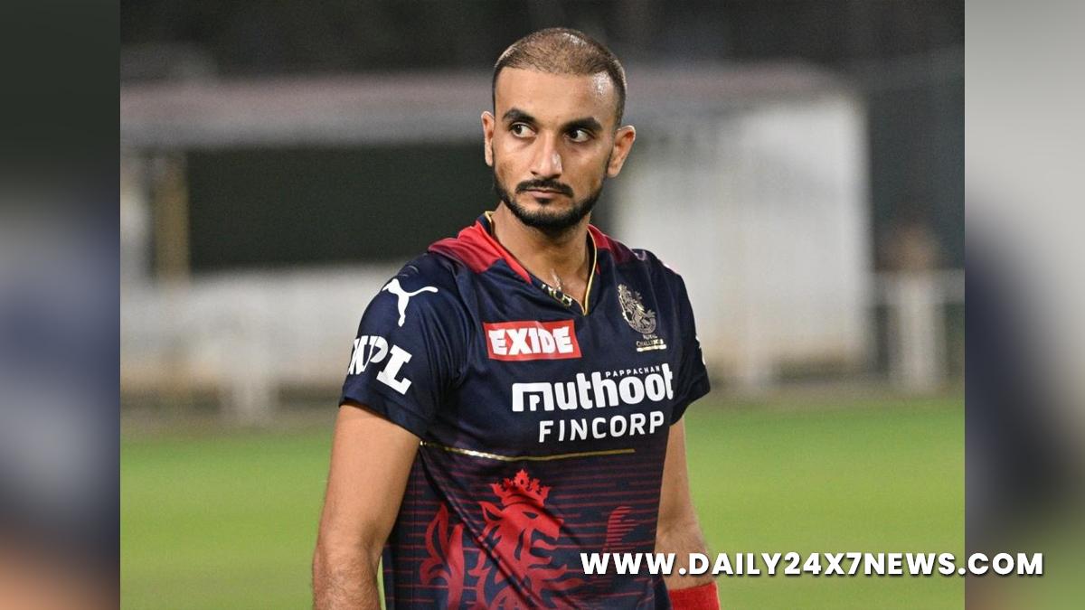 Sports News, Cricket, Cricketer, Player, Bowler, Batsman, Indian Premier League, IPL, IPL 2022, #IPL2022, Royal Challengers Bangalore, Harshal Patel