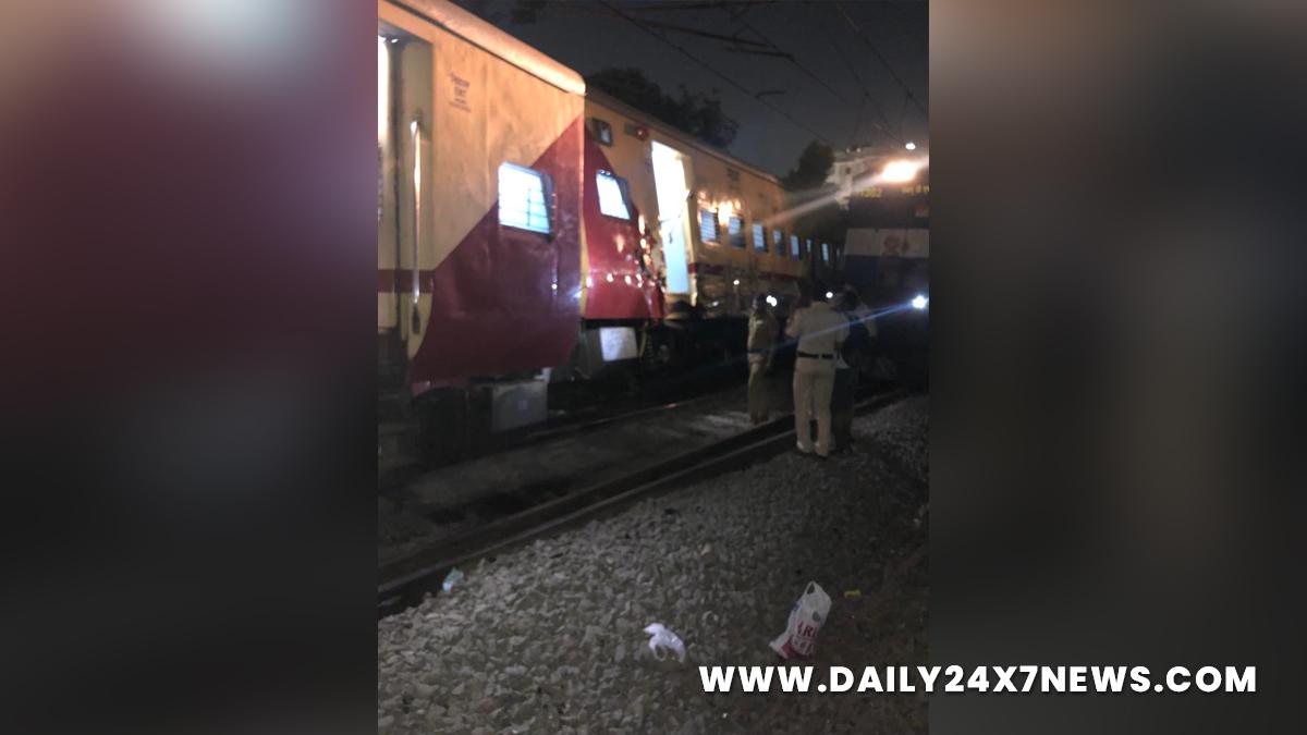 Hadsa, Mumbai, Two Trains, Central Railway, Puducherry Express, Gadag Express