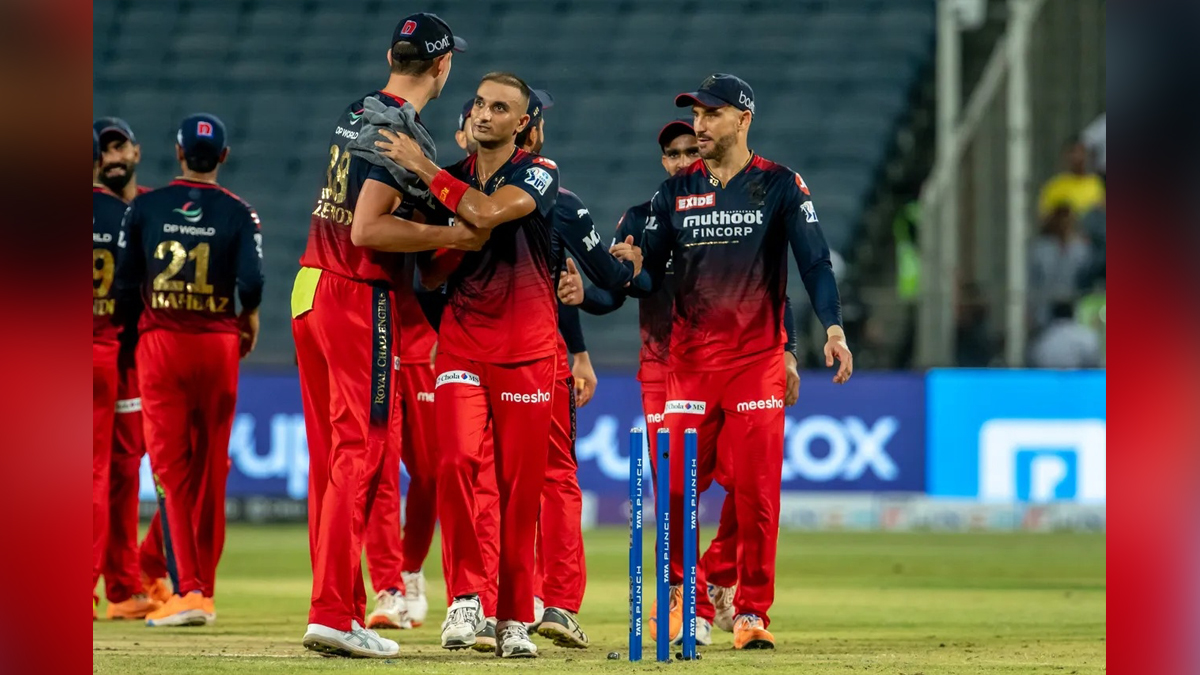 Sports News, Cricket, Cricketer, Player, Bowler, Batsman, Indian Premier League, IPL, IPL 2022, #IPL2022, Harshal Patel, Glenn Maxwell, Royal Challengers Bangalore, Chennai Super Kings