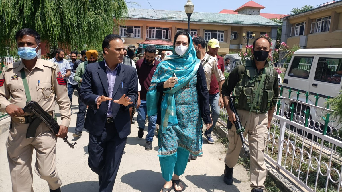 DDC Baramulla, Deputy Commissioner Baramulla, Dr. Syed Sehrish Asgar, Baramulla, Kashmir, Jammu And Kashmir, Jammu & Kashmir, Government Medical College Baramulla