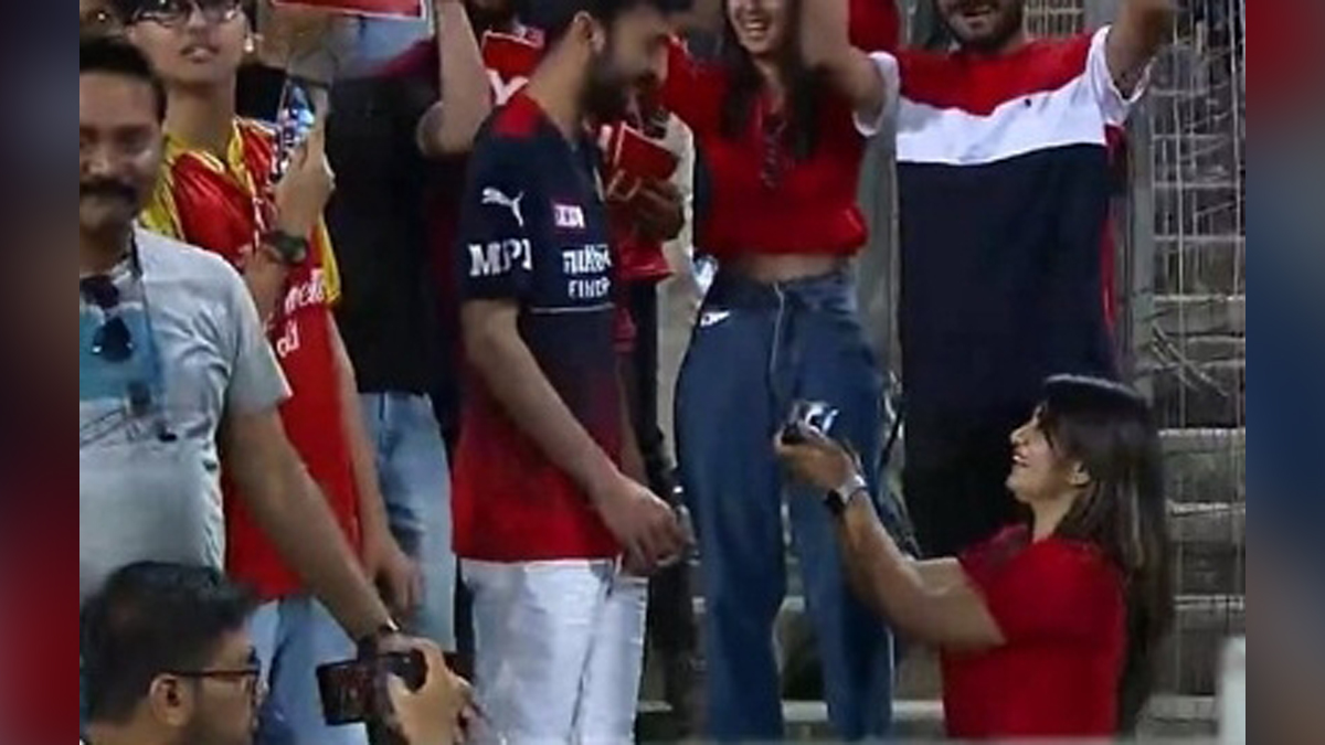 Sports News, Cricket, Cricketer, Player, Bowler, Batsman, Indian Premier League, IPL, IPL 2022, #IPL2022, Chennai Super Kings, Royal Challengers Bangalore, Girl Proposes Boyfriend
