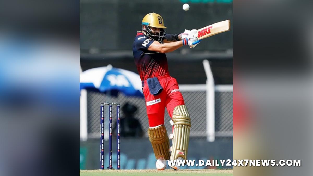 Sports News, Cricket, Cricketer, Player, Bowler, Batsman, Indian Premier League, IPL, IPL 2022, #IPL2022, Virat Kohli, Sunil Gavaskar