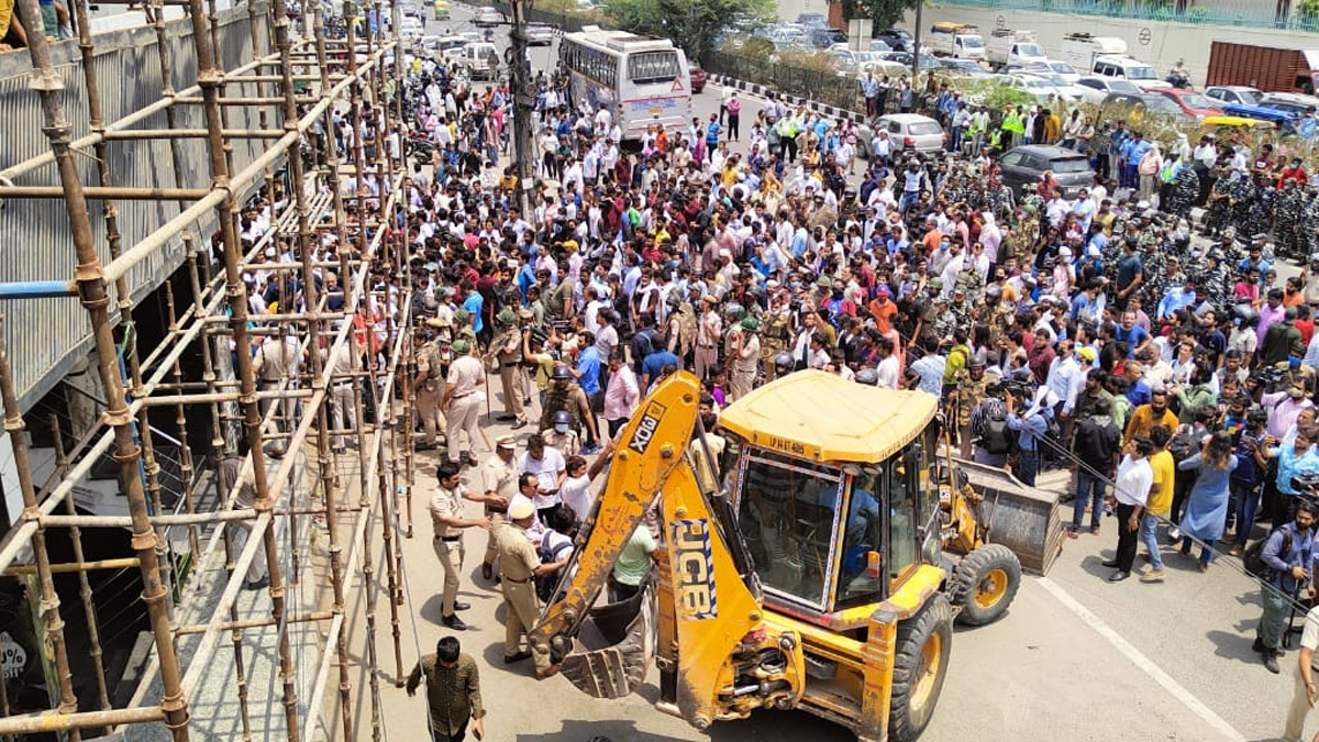 Protest, Agitation, Demonstration, Strike, Shaheen Bagh, Demolition Drive, Bulldozer