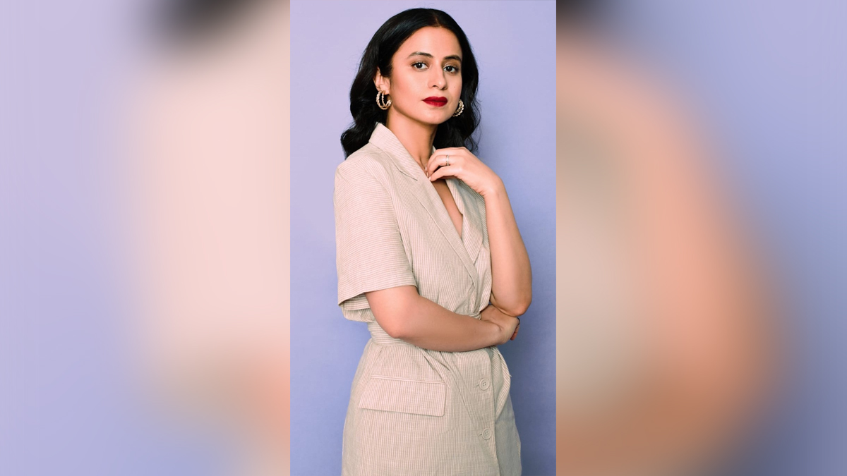 I tend to feel too attached to characters I embody : Rasika Dugal Mumbai : Actress Rasika Dugal, who recently appeared in the short film titled 'Miniaturist of Junagadh', says as a performer she tends to get emotionally attached to most of the characters that she plays.She adds she has learned the best acting lessons from veteran actor Naseeruddin Shah.The story of 'Miniaturist of Junagadh' is set in the era of the partition of India where a Muslim family of a miniature artist was forced to leave their ancestral house in Junagadh for Karachi and how they go through an emotional journey with the hope that one day, they will come back.Asked about as an artiste if she too, gets attached to any characters she plays on-screen and Rasika told IANS: "Yes, I tend to get emotionally attached to characters that I embody for my performance; because the journey happens from words to screen, from moulding my mind to feel the character and then the magic between action and cut! Otherwise also I am an emotional person, so I feel a sense of void when the shooting gets over when I leave the character forever."She went on adding, "In fact, there is a joke in the family and especially with my husband, who actually gets prepared to welcome me home when I wrap a shoot. He knows that for that day, I will be constantly missing the character and the space where we shot. It is like, a part of me lived through those moments." The short film 'Miniaturist of Junagadh' also features Raj Arjun and Padmavati Rao, along with Naseeruddin Shah.While in the film, she and Shah play father-daughter, the actress shares her experience of working with the legend."One of the reasons I did the film was that it was a series of reunions with my teacher and fellow FTII friends. I worked with our director and DOP (Kaushal Oza and Kumar Saurabh, respectively) for their final year student project, I acted in that short film. I knew in the future they will become great professionals.""On the other hand, Naseer sir was one of the guest lecturers in FTII and I attended his class. I think I have learned the best lesson from him that I have carried in my last 12 years of journey. I had to do this film to reunite with him! There are a few silent heartwarming moments between them, those are beautiful!" smiled Rasika.The short film 'Miniaturist of Junagadh' is available on the official YouTube channel of Royal Stag Barrel Select Large Short Films. Bollywood Bollywood, Entertainment, Mumbai, Actor, Actress, Cinema, Hindi Films, Movie, Mumbai News, Heroine, Rasika Dugal