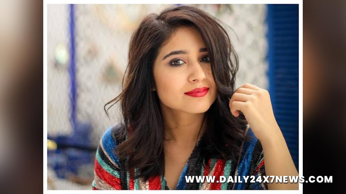 Bollywood, Entertainment, Mumbai, Actor, Actress, Cinema, Hindi Films, Movie, Mumbai News, Heroine, Shweta Tripathi Sharma, Escaype Live