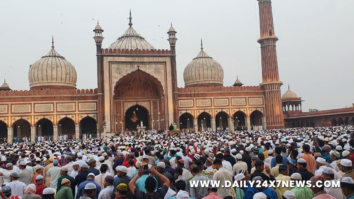 After 2-yr hiatus, devotees offer Namaz at Delhi's Jama Masjid on Eid-ul-Fitr New Delhi : After a two-year hiatus due to the Covid-19 pandemic, devotees on Tuesday offered Namaz at Delhi's iconic Jama Masjid on the occasion of Eid-ul-Fitr. Eid-ul-Fitr marks the end of the Islamic holy month of Ramzan during which Muslims fast from dawn to dusk. It also marks the first day of Shawwal, the 10th month in the Islamic calendar. However, the date on which Eid-ul-Fitr falls is dependent on the sighting of the new moon. On thes occasion, President Ram Nath Kovind and Prime Minister Narendra Modi extended their greetings to the people. "Best wishes on Eid-ul-Fitr. May this auspicious occasion enhance the spirit of togetherness and brotherhood in our society. May everyone be blessed with good health and prosperity," Modi, who is on a three-nation Europe tour, said in a tweet. Also taking to Twitter, President Kovind said: "Eid Mubarak to all countrymen, especially Muslim brothers and sisters! This festival being celebrated after the holy month of Ramzan is a holy occasion to strengthen brotherhood and harmony in the society. "Come, on this holy occasion, let us all take a pledge to serve humanity and improve the lives of the needy." Religious Religious, India, New Delhi, Jama Masjid, Eid ul Fitr, Eid 2022