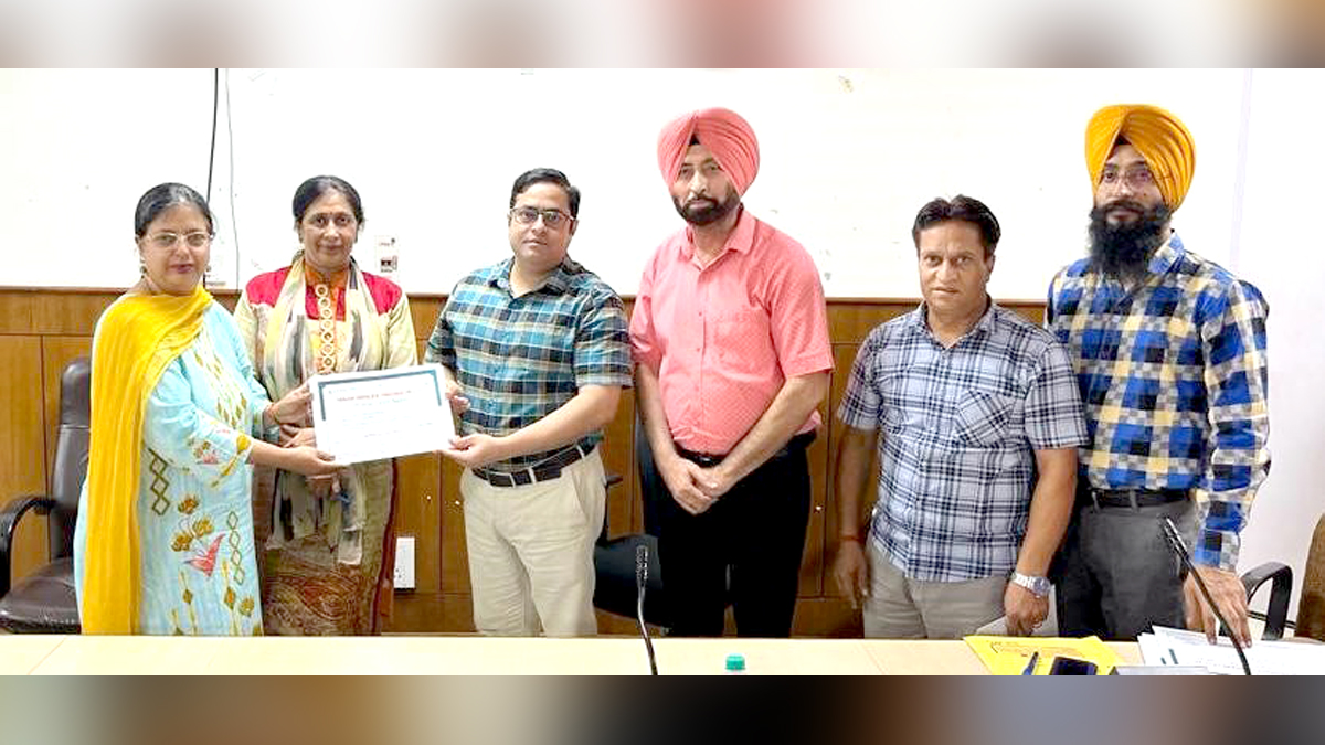 DC Kapurthala, Vishesh Sarangal, Deputy Commissioner Kapurthala, Kapurthala, Swachh vidyalaya Purskar-2022