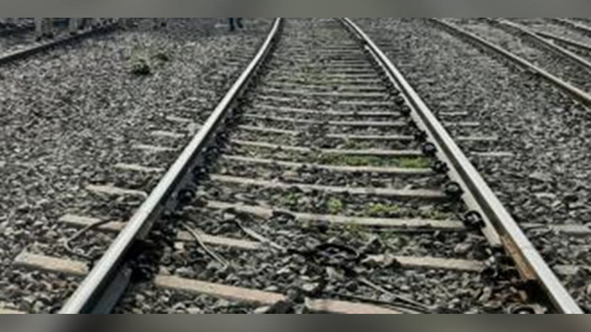 Hadsa World, Hadsa, Iran, Tehran, Train Derailed