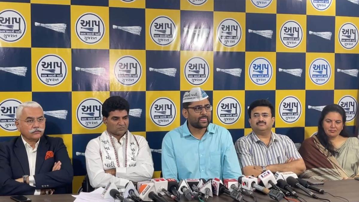 AAP, Aam Aadmi Party, Gurjarat, Ahmedabad, Yuvraj Bhagirath Singh Vaghela, Lata Ben Bhatia, Himanshu Thakkar, Join