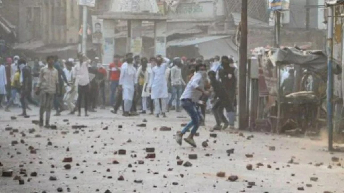 Protest, Agitation, Demonstration, Strike, Kanpur, Crime News , Crime News India , Hindu , Muslim , Riots , Jumma , Muslim Stone Pelting , Stone Pelting , Kanpur Protest, Kanpur Violence