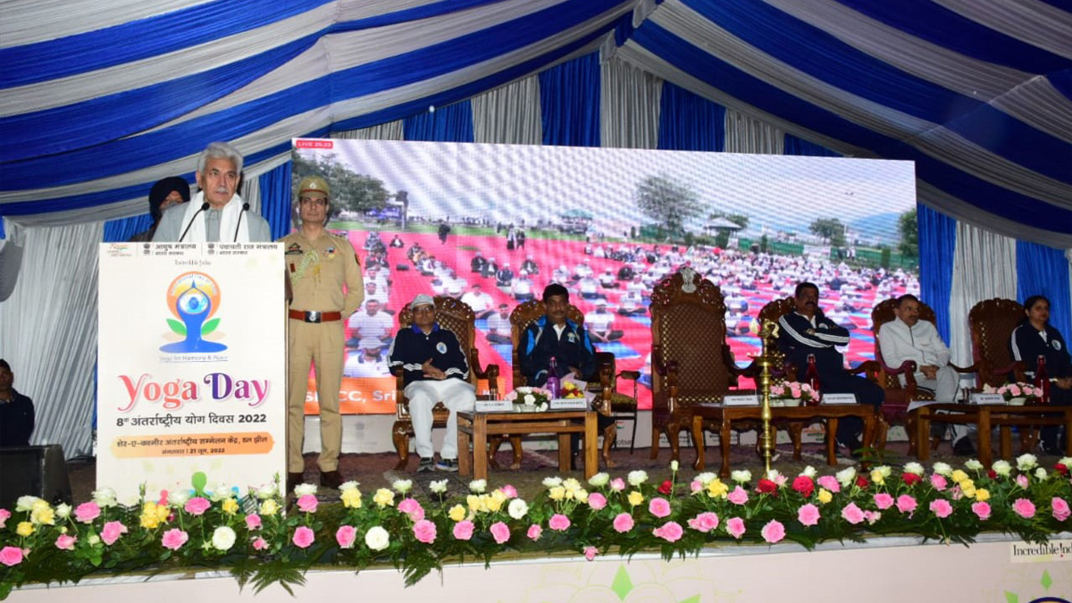 Manoj Sinha, Lieutenant Governor J&K, Raj Bhavan, Jammu, Srinagar, Kashmir, Jammu And Kashmir, Jammu & Kashmir, 8th International Day of Yoga, International Yoga Day, Yoga Day, Yoga Day 2022, Benefits Of Yoga, Yoga Benefits, International Yoga Day 2022, International Day of Yoga Day, Yoga