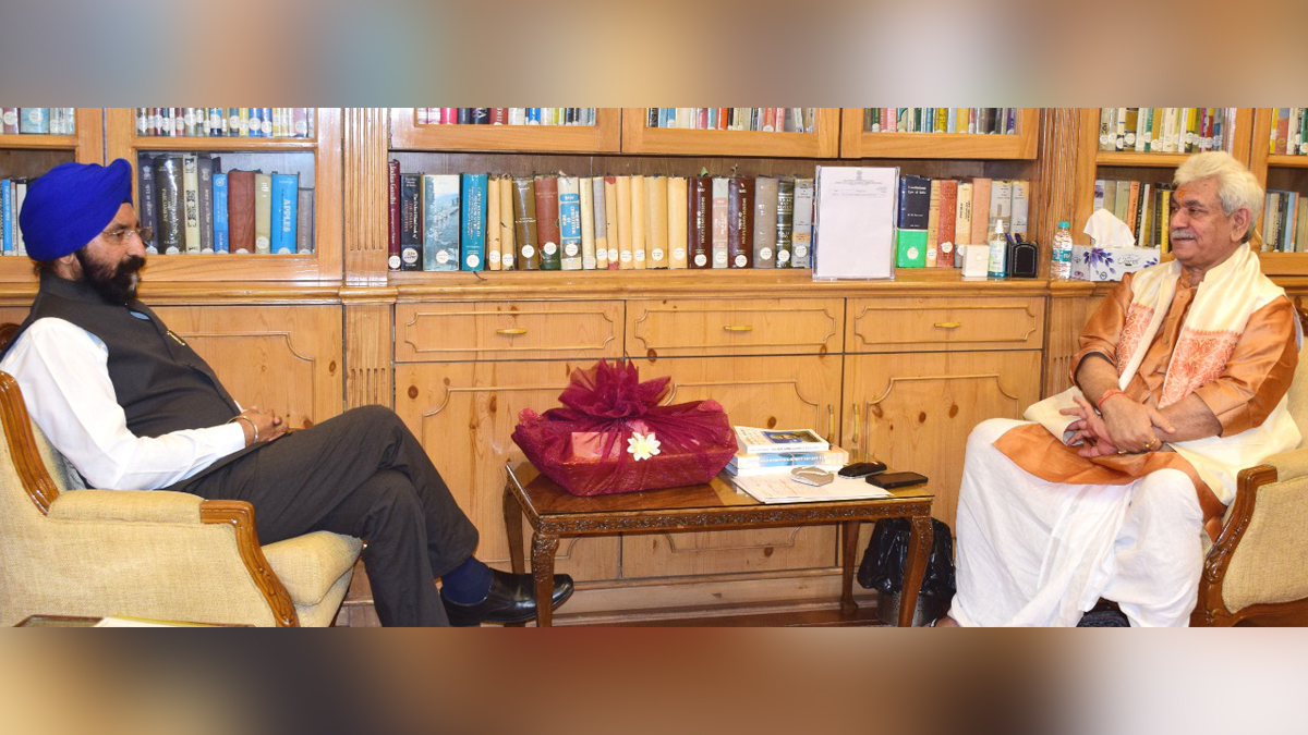 Manoj Sinha, Lieutenant Governor J&K, Raj Bhavan, Jammu, Srinagar, Kashmir, Jammu And Kashmir, Jammu & Kashmir, Gujarat Cooperative Milk Marketing Federation Ltd, AMUL, Dr. Rupinder Singh Sodhi, JKMPCL