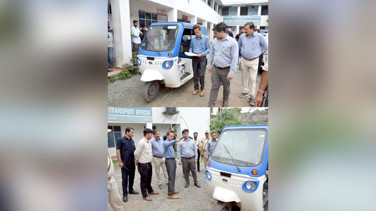 DDC Rajouri, District Development Commissioner Rajouri, Vikas Kundal, Rajouri, Kashmir, Jammu And Kashmir, Jammu & Kashmir, E Rickshaws