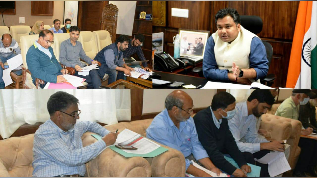 DDC Anantnag, Deputy Commissioner, Dr Piyush Singla, Anantnag, Dr Piyush Singla, Kashmir, Jammu And Kashmir, Jammu & Kashmir