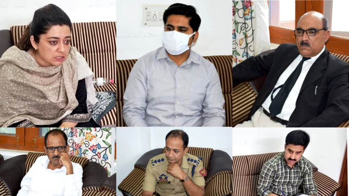 Bandipora, Deputy Commissioner Bandipora, Dr Owais Ahmad, Kashmir, Jammu And Kashmir, Jammu & Kashmir, Release of UTRC@75, Azadi Ka Amrit Mahotsav, 75th Anniversary of Indian Independence, 75th years of Independence, National Legal Services Authority