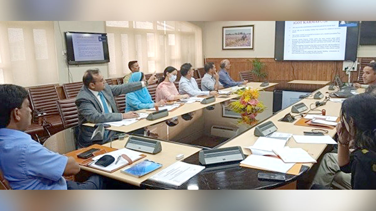 Arun Kumar Mehta, Dr. Arun Kumar Mehta, Kashmir, Jammu And Kashmir, Jammu & Kashmir, Chief Secretary Kashmir, Dr. J. A. Jabeen, Priyanka Bhat, Umar Shafi, Mission Karmayogi