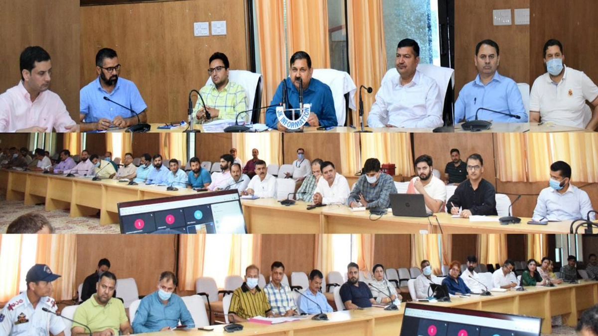 Kishtwar, DDC Kishtwar, District Development Commissioner Kishtwar, Ashok Sharma, Kashmir, Jammu And Kashmir, Jammu & Kashmir, Har Ghar Tiranga, Sham Lal, Inderjeet Singh Parihar, Mohd Iqbal