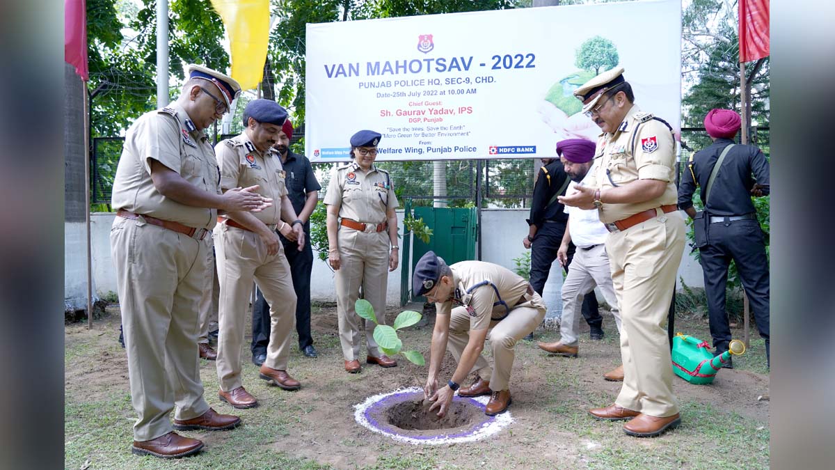 Gaurav Yadav, Punjab Police, Police, Punjab Admin, Director General of Police Punjab, DGP Punjab, Sagwan, Van Mahotsav 2022