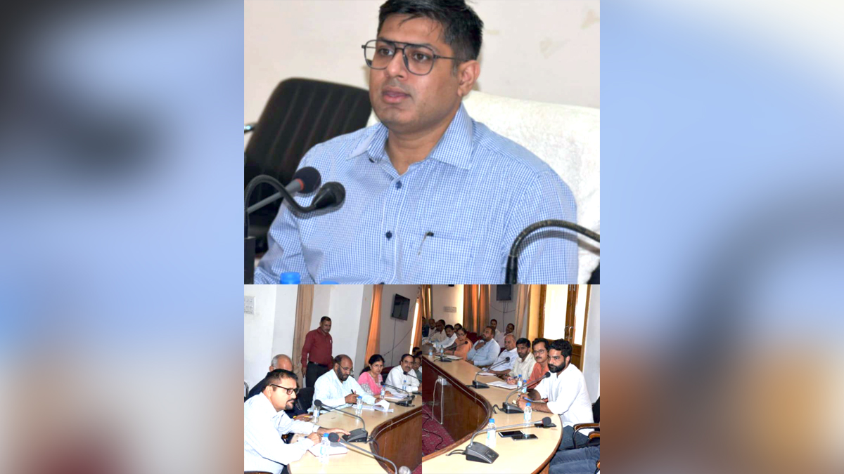 Rajouri, DDC Rajouri, District Development Commissioner Rajouri, Vikas Kundal, Kashmir, Jammu And Kashmir, Jammu & Kashmir, Har Ghar Tiranga