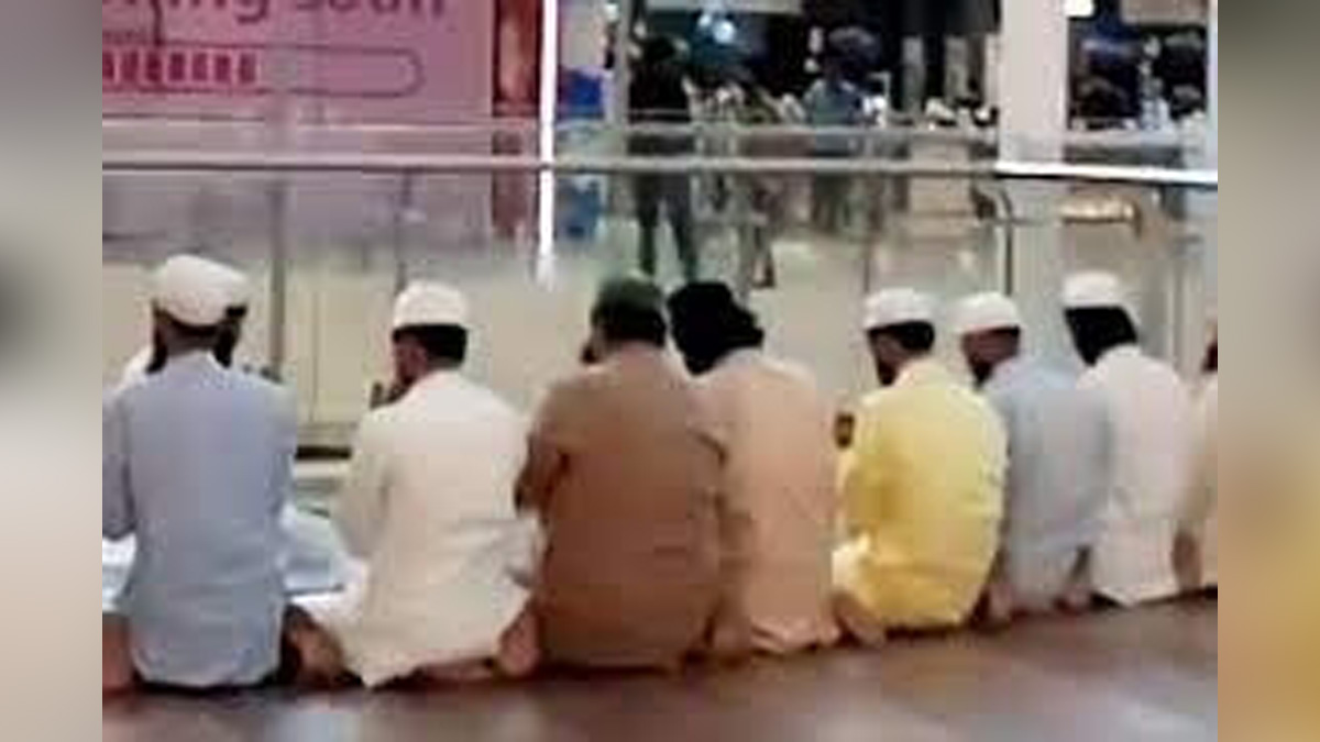 Khas Khabar, Uttar pradesh, Lucknow, Lullu Mall, Namaz