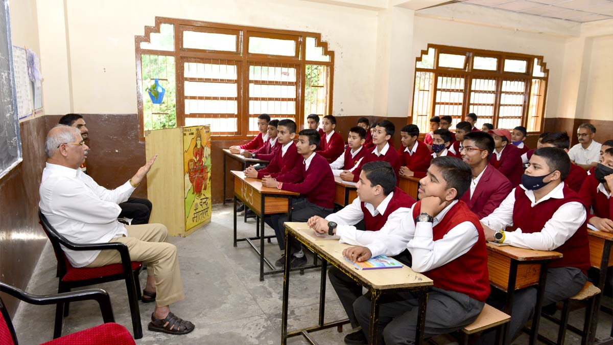 Rajendra Vishwanath Arlekar, Himachal Pradesh, Himachal, Bharatiya Janata Party, BJP, BJP Himachal, Shimla, Raj Bhawan, Saraswati Vidya Mandir, Shimla, Saraswati Vidya Mandir School