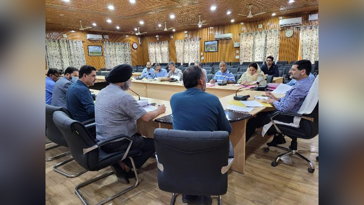 Budgam, Deputy Commissioner Budgam, DC Budgam, Shahbaz Ahmad Mirza, Kashmir, Jammu And Kashmir, Jammu & Kashmir
