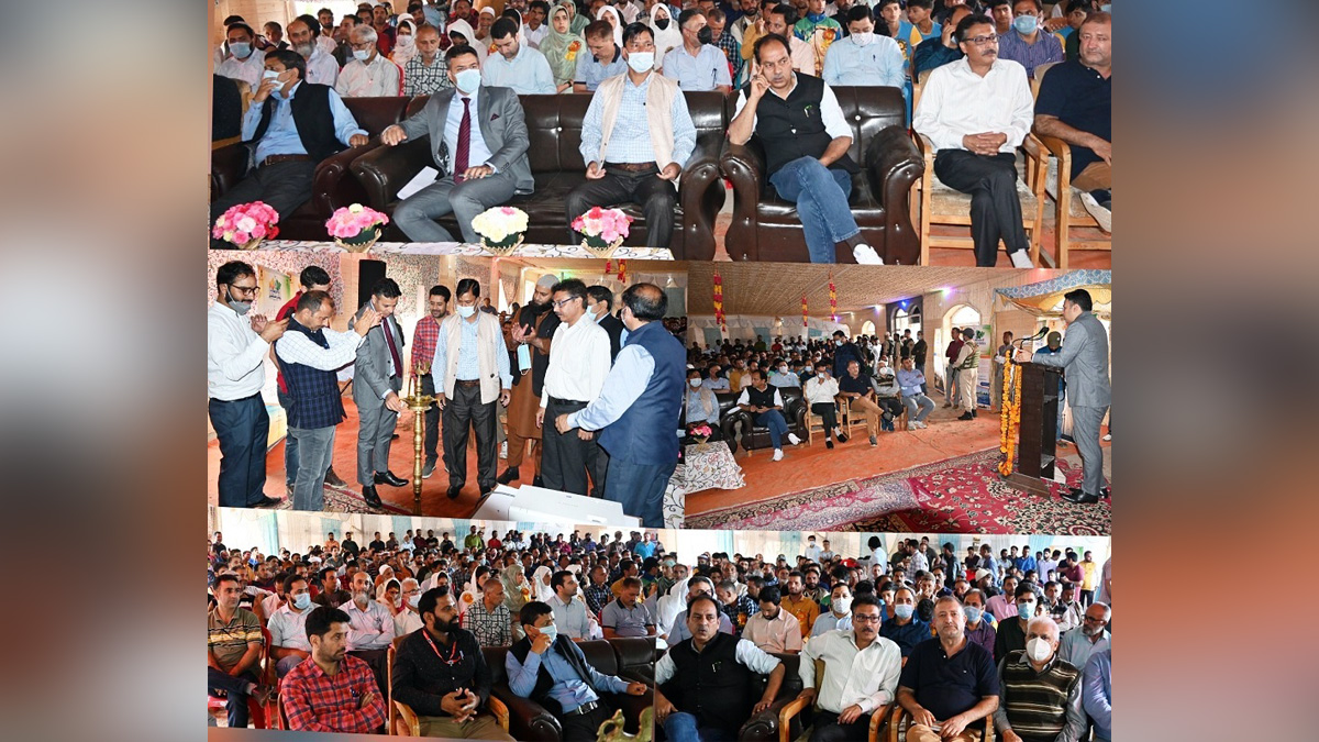 Kulgam, Deputy Commissioner Kulgam, Dr. Bilal Mohi-Ud-Din Bhat, Kashmir, Jammu And Kashmir, Jammu & Kashmir, Azadi Ka Amrit Mahotsav, 75th Anniversary of Indian Independence, 75th years of Independence,Ujjwal Bharat Ujjwal Bhavishya, Bijli Mahotsav,Mohammad Afzal Parray