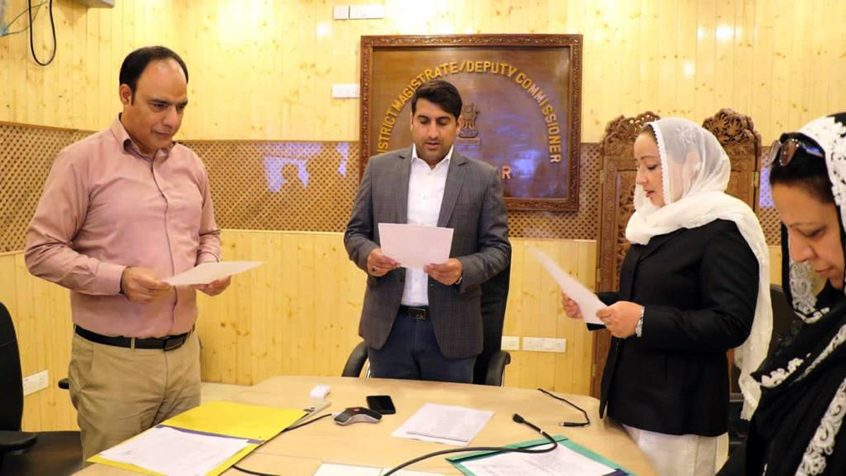 Srinagar, Deputy Commissioner Srinagar, Mohammad Aijaz Asad, Jammu, Kashmir, Jammu And Kashmir, Jammu & Kashmir, District Administration Srinagar, District Consumer Disputes Redressal Commission, DCDRC
