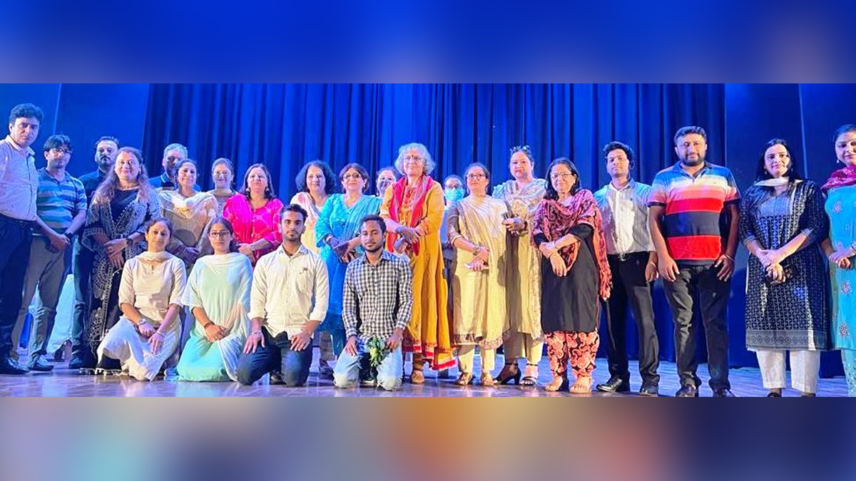 Azadi Ka Amrit Mahotsav, 75th Anniversary of Indian Independence, 75th years of Independence, Kashmir, Jammu And Kashmir, Jammu & Kashmir, Kashmir Valley, PSPS Govt College, Dr. Seema Sharma