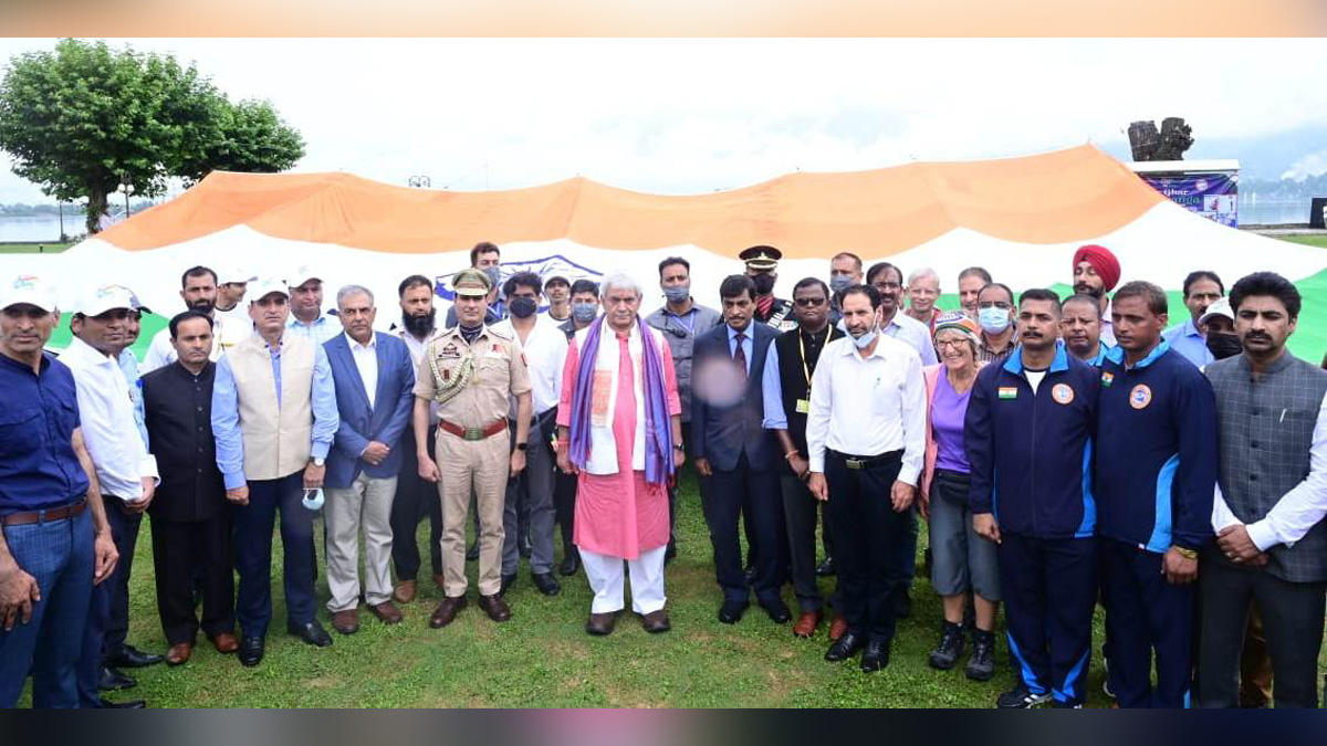 Manoj Sinha, Azadi Ka Amrit Mahotsav, 75th Anniversary of Indian Independence, 75th years of Independence, Har ghar Tiranga, 75th Independence Day, Independence Day, Independence Day of India , Independence Day 2022, 76th Independence Day 2022, Kashmir, Jammu And Kashmir, Jammu & Kashmir, Kashmir Valley