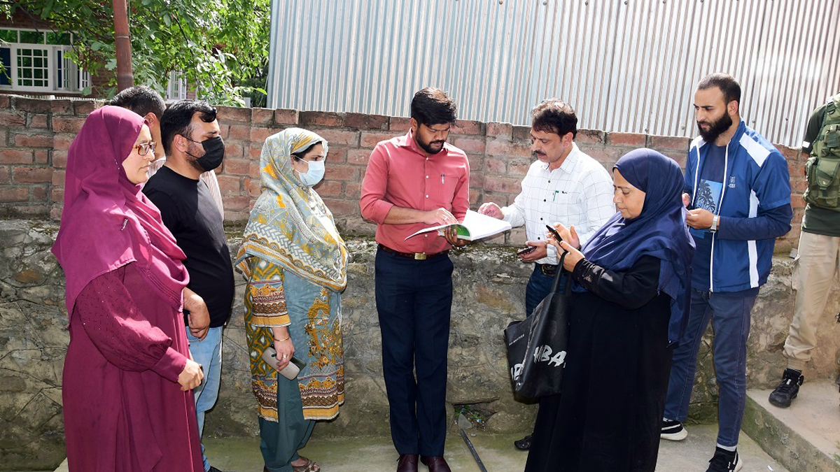 Ganderbal, Deputy Commissioner Ganderbal, Shyambir, Kashmir, Jammu And Kashmir, Jammu & Kashmir, Ayushman Bharat, Village Level Entrepreneurs