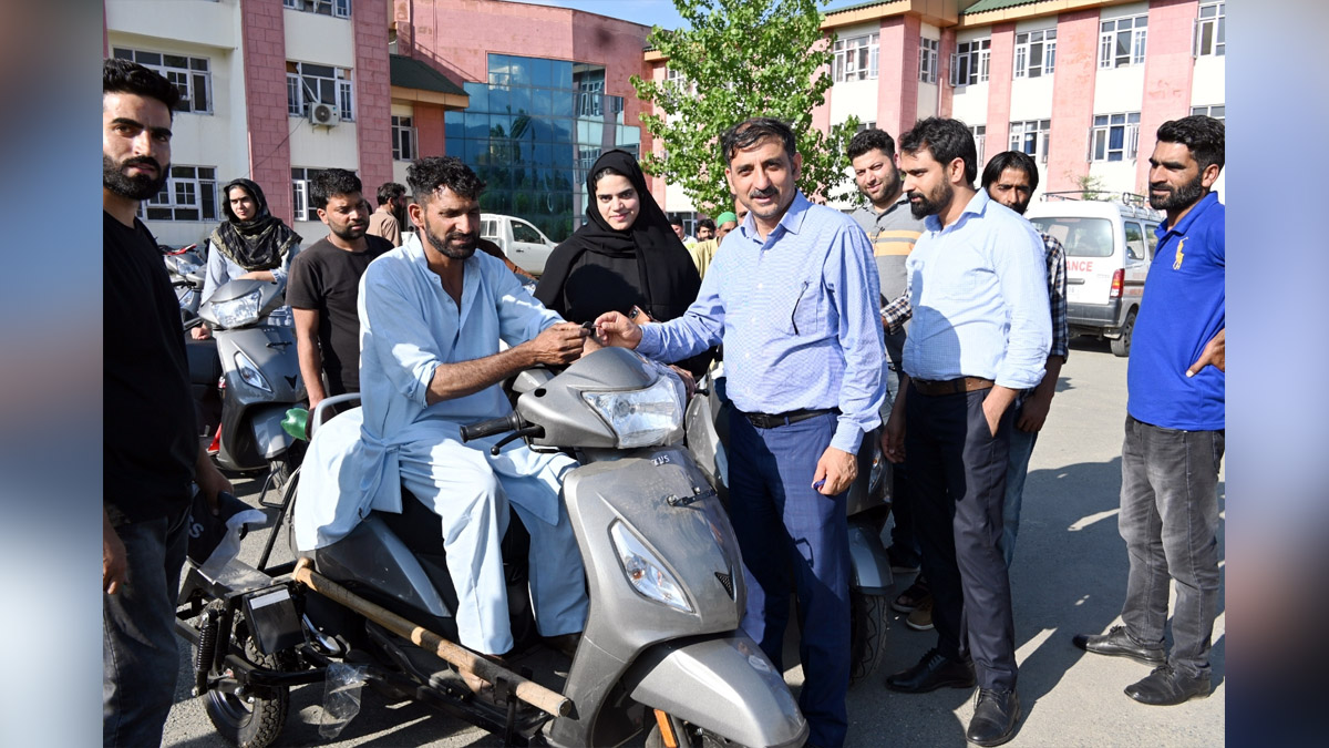 Kulgam, DSWO Kulgam, Kashmir, Jammu And Kashmir, Jammu & Kashmir, Showkat Ahmad Rather