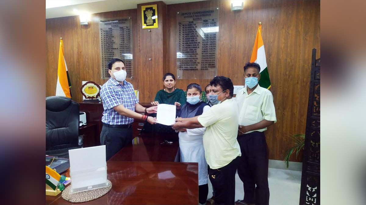 Kathua, DDC Kathua, District Development Commissioner Kathua, Rahul Pandey, Kashmir, Jammu And Kashmir, Jammu & Kashmir, District Administration Kathua, JKBOCWWB,Brijnesh Kumari