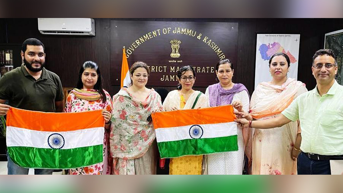 Azadi Ka Amrit Mahotsav, 75th Anniversary of Indian Independence, 75th years of Independence, Har ghar Tiranga, Kashmir, Jammu And Kashmir, Jammu & Kashmir, Kashmir Valley, Jammu, Avny Lavasa, Deputy Commissioner Jammu