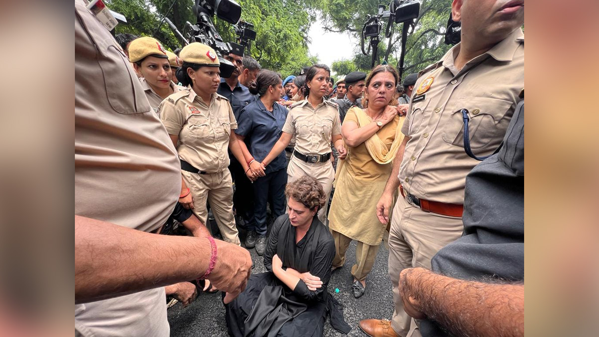 Khas Khabar, Protest, Agitation, Demonstration, Strike, New Delhi, Congress Protest, Priyanka Gandhi, Priyanka Gandhi Detainded, Priyanka Gandhi Vadra