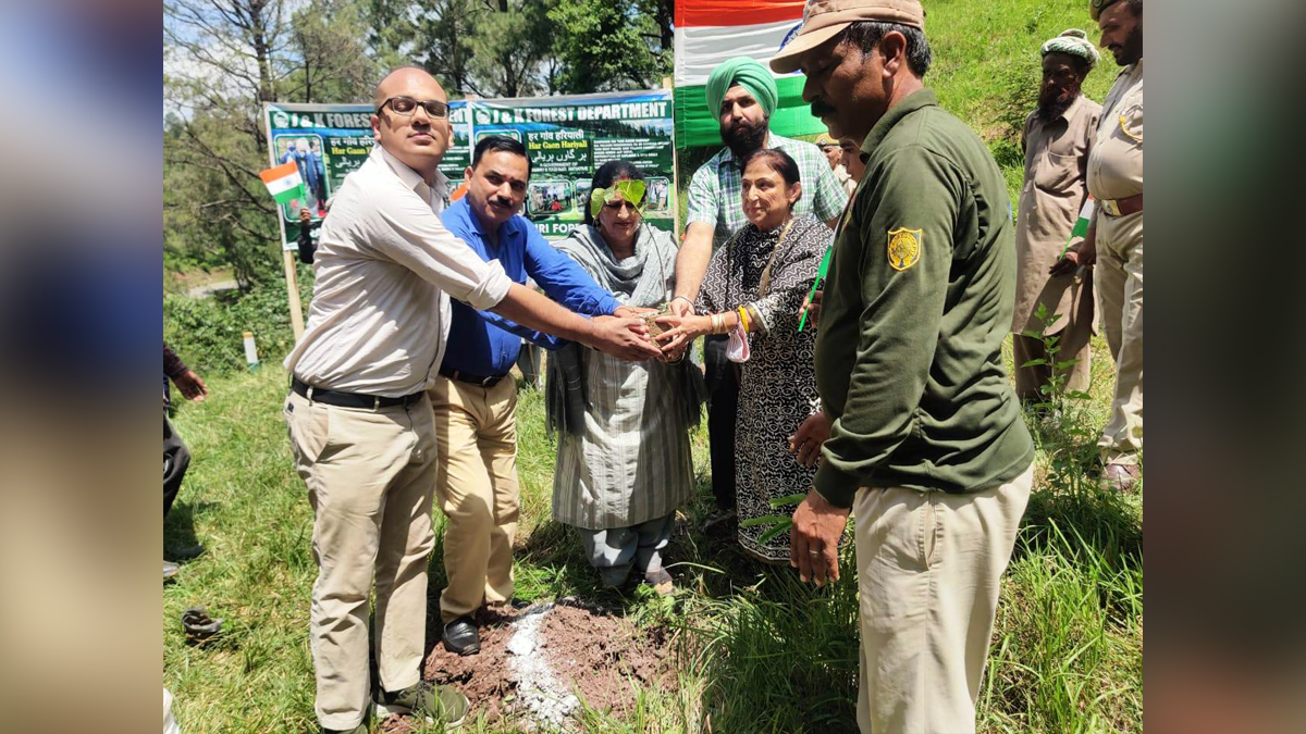 Azadi Ka Amrit Mahotsav, 75th Anniversary of Indian Independence, 75th years of Independence, Har ghar Tiranga, Kashmir, Jammu And Kashmir, Jammu & Kashmir, Kashmir Valley, Rajouri, DDC Rajouri, District Development Commissioner Rajouri