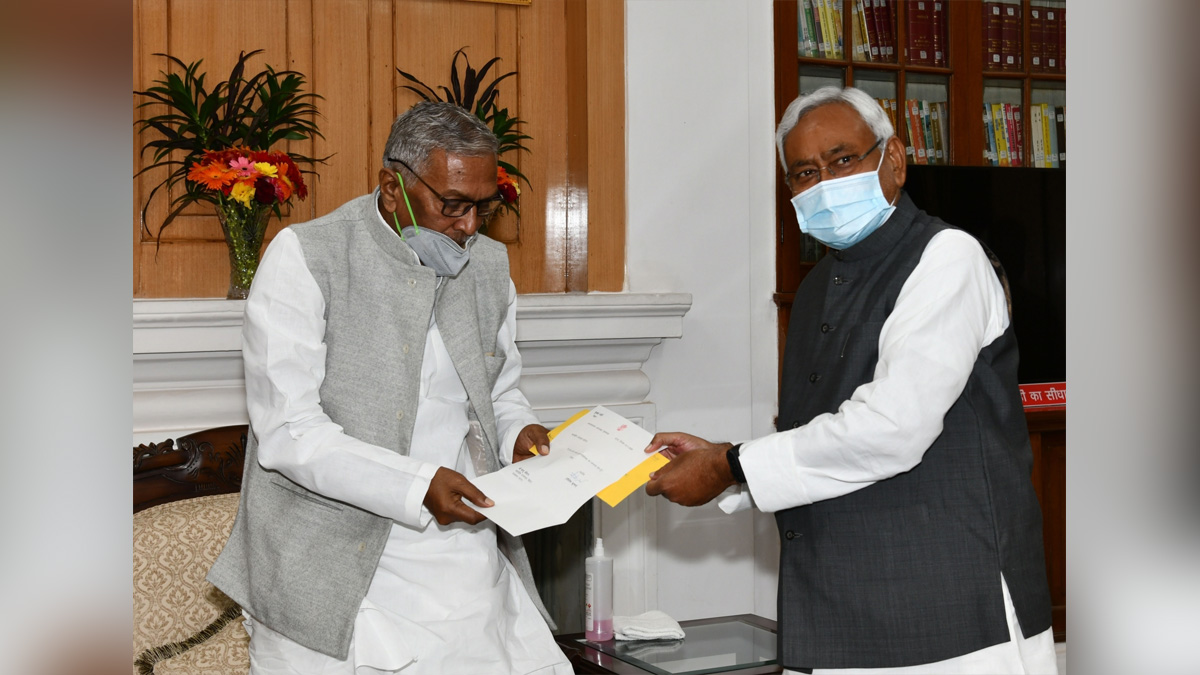 Nitish Kumar, Patna, Bihar, Janata Dal United, Chief Minister of Bihar, Governor Phagu Chauhan, Nitish Kumar Resign
