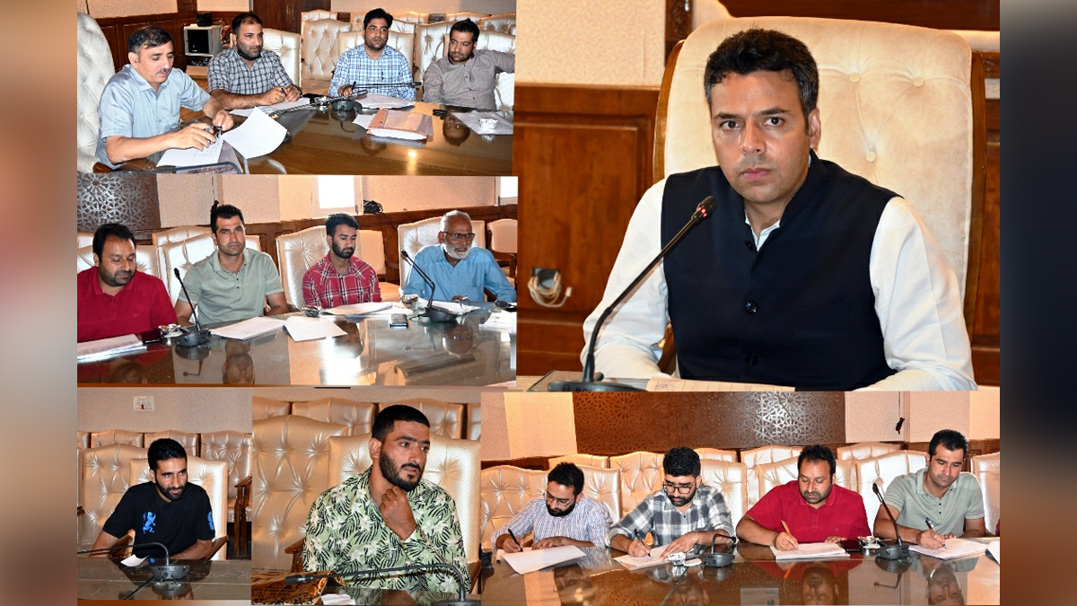 Kulgam, Deputy Commissioner Kulgam, Dr. Bilal Mohi-Ud-Din Bhat, Kashmir, Jammu And Kashmir, Jammu & Kashmir, District Administration Kulgam
