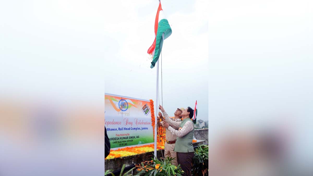 Hirdesh Kumar, Hirdesh Kumar Singh, Chief Electoral Officer, Kashmir, Jammu And Kashmir, Jammu & Kashmir, Azadi Ka Amrit Mahotsav, 75th Anniversary of Indian Independence, 75th years of Independence, Kashmir, Jammu And Kashmir, Jammu & Kashmir, Kashmir Valley, Har Ghar Tiranga