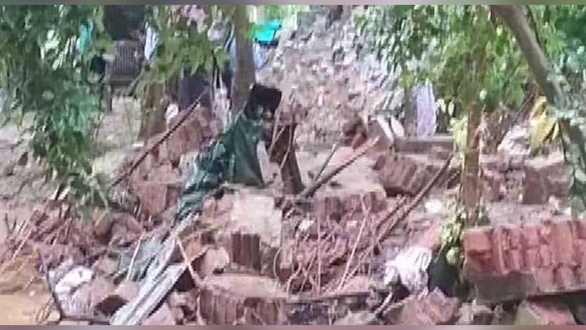 Weather, Heavy Rain, Hadsa India, Hadsa Uttar Pradesh, Lucknow, House Collapse