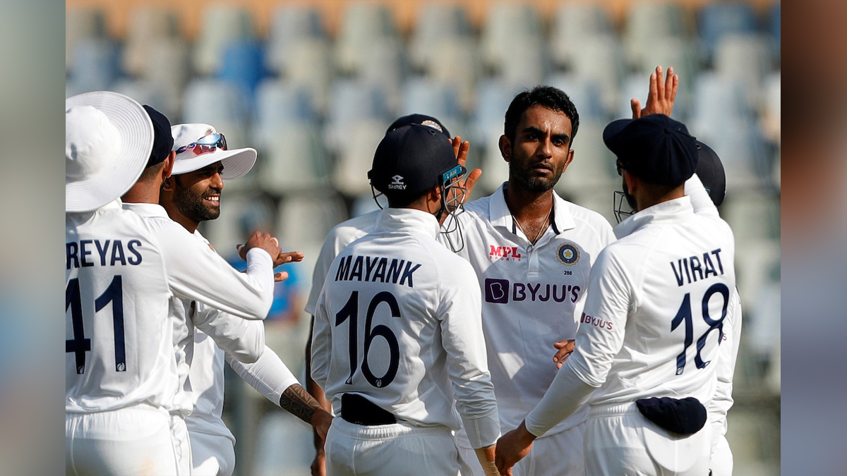 Sports News, Cricket, Cricketer, Player, Bowler, Batsman, Warwickshire, Jayant Yadav, County Championship