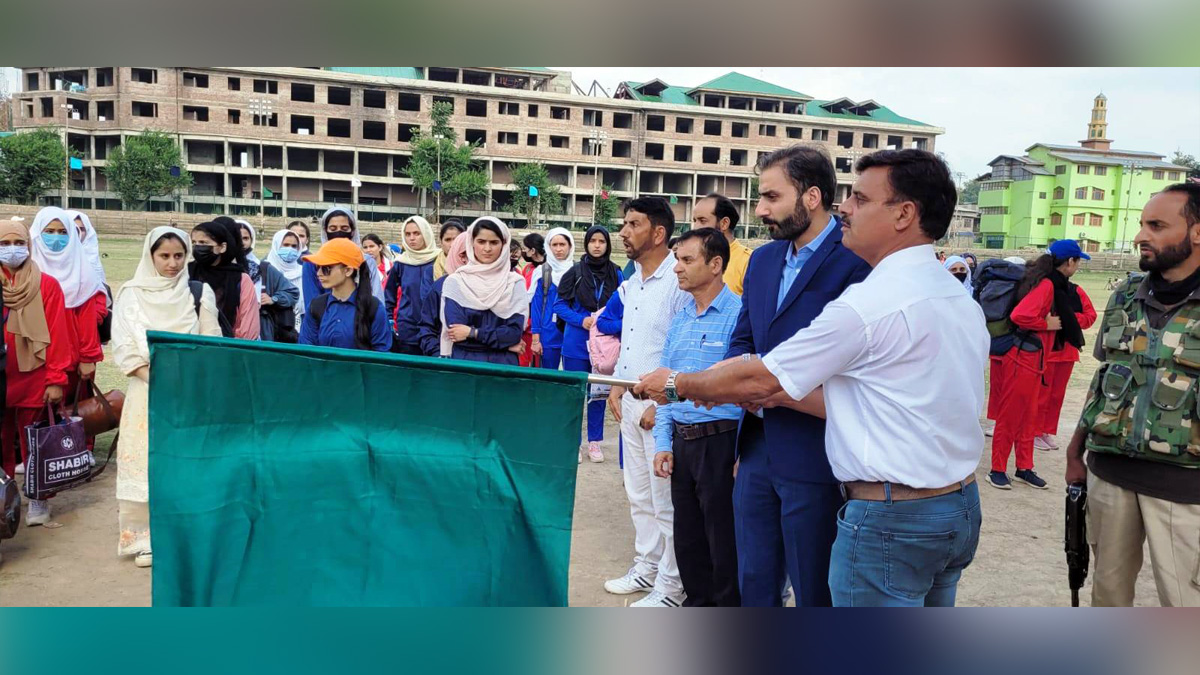 Anantnag, DDC Anantnag, Deputy Commissioner, Dr Basharat Qayoom, Dr Piyush Singla, Kashmir, Jammu And Kashmir, Jammu & Kashmir