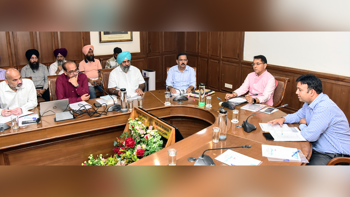 Work Out Modalities For Testing & Encouraging Utilization Of Fom, Aman Arora Asks Officials