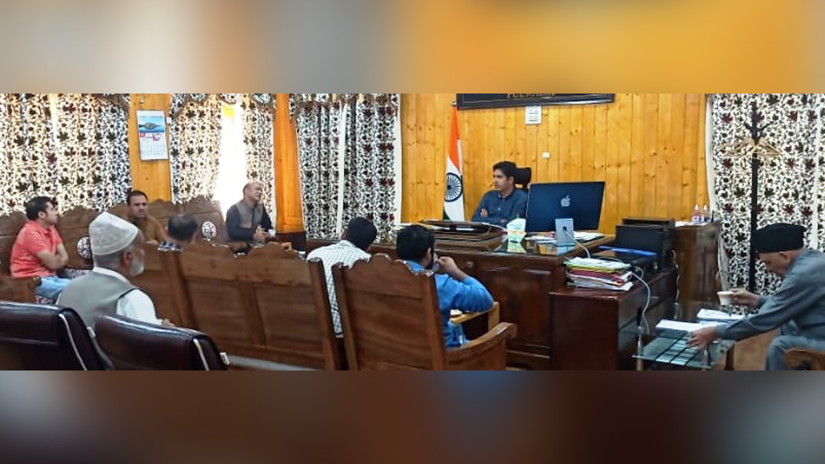 Pulwama, Deputy Commissioner Pulwama, Baseer ul Haq Chowdary, Kashmir, Jammu And Kashmir, Jammu & Kashmir, District Administration Pulwama, Special Summary Revision of Electoral Rolls, SSRERs
