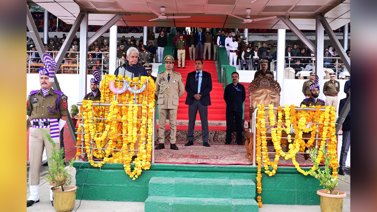 Manoj Sinha, Lieutenant Governor J&K, Raj Bhavan, Jammu, Srinagar, Kashmir, Jammu And Kashmir, Jammu & Kashmir, Police Commemoration Day, Police Commemoration Day 2022